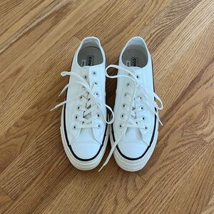Converse all star Chuck Taylor white lace up shoes